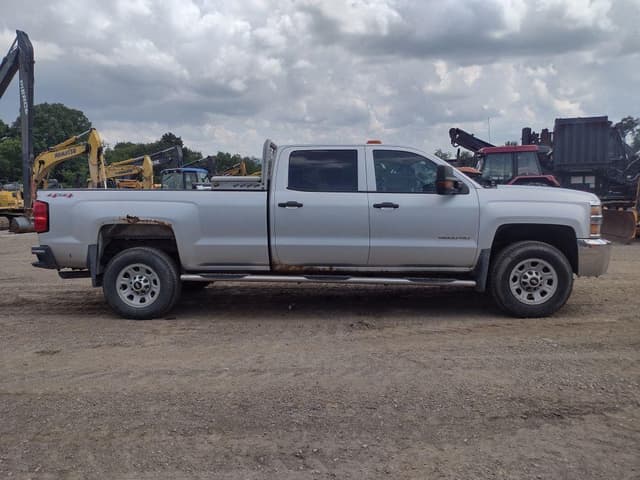 Image of Chevrolet 2500HD equipment image 2