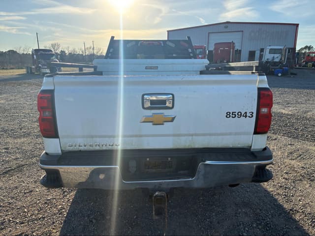 Image of Chevrolet 2500HD equipment image 4