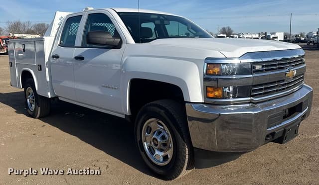 Image of Chevrolet 2500HD equipment image 2