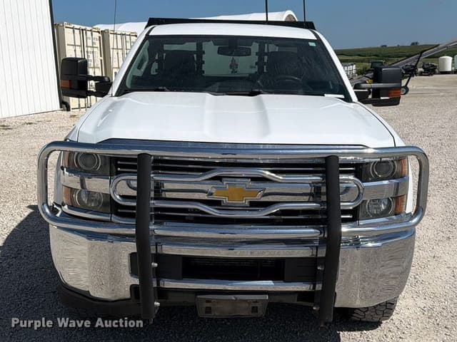 Image of Chevrolet 2500HD equipment image 1