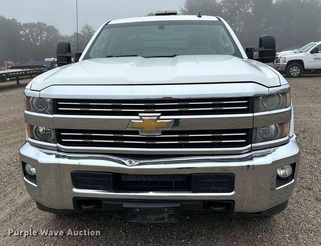 Image of Chevrolet 2500HD equipment image 1