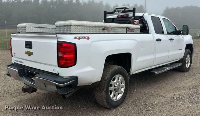 Image of Chevrolet 2500HD equipment image 4