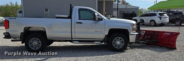 Image of Chevrolet 2500HD equipment image 3