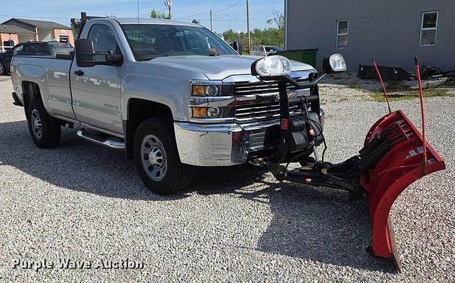 Image of Chevrolet 2500HD equipment image 2