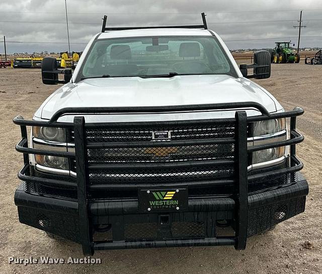 Image of Chevrolet 2500HD equipment image 1