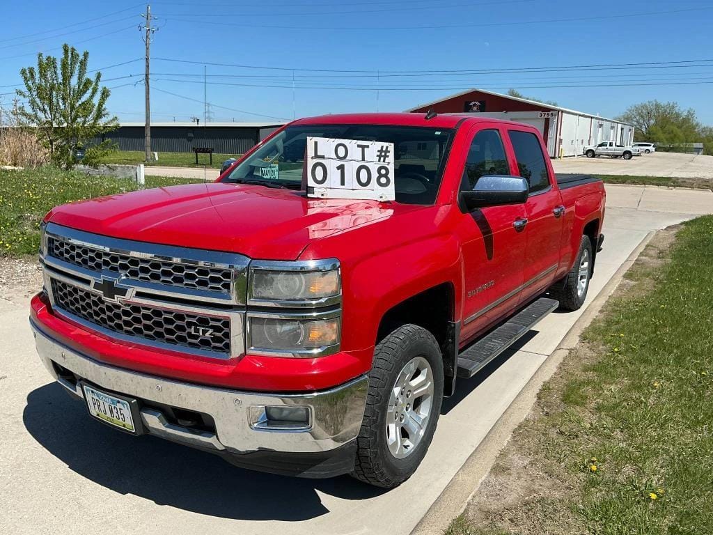 2015 Chevrolet 2500HD Equipment Image0