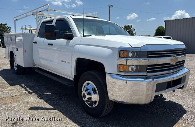 Image of Chevrolet 2500HD equipment image 2