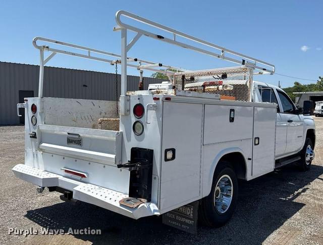 Image of Chevrolet 2500HD equipment image 4