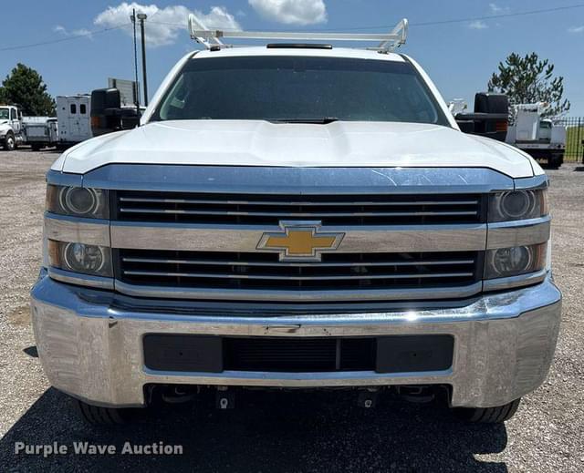 Image of Chevrolet 2500HD equipment image 1