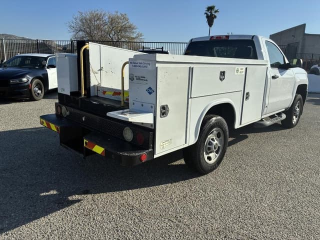 Image of Chevrolet 2500HD equipment image 2