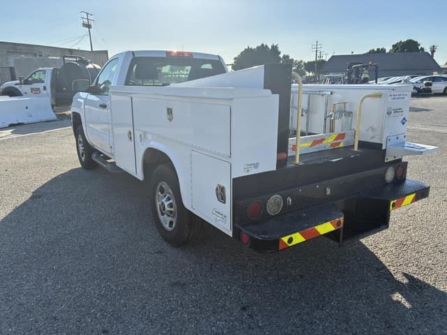 Image of Chevrolet 2500HD equipment image 3