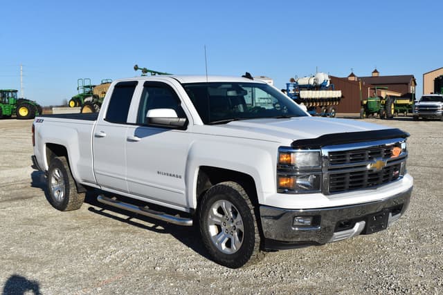 Image of Chevrolet Silverado equipment image 3
