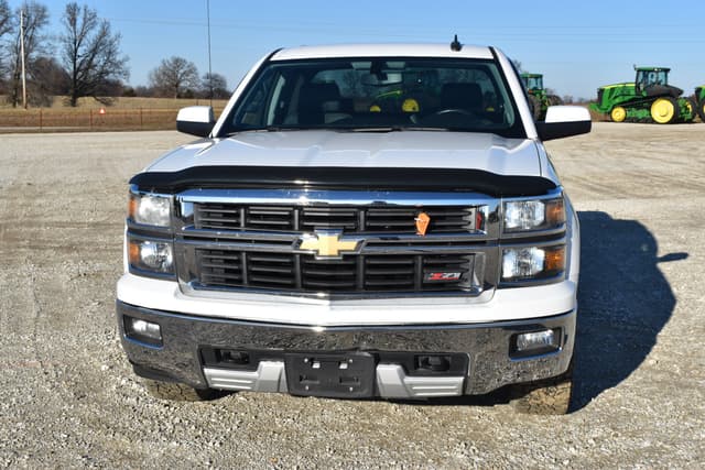 Image of Chevrolet Silverado equipment image 2