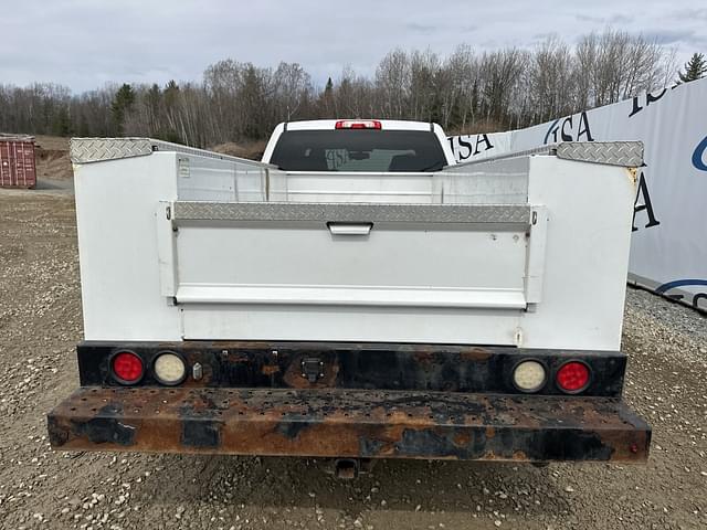Image of Chevrolet 3500 equipment image 3