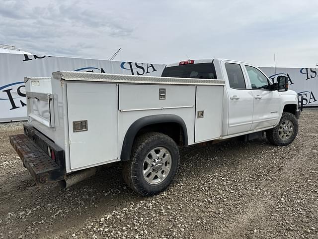 Image of Chevrolet 3500 equipment image 4