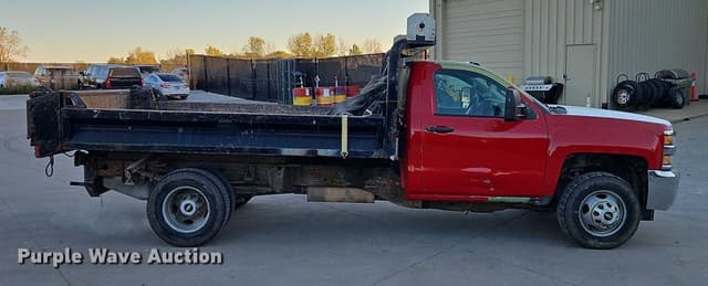 Image of Chevrolet 3500 equipment image 3