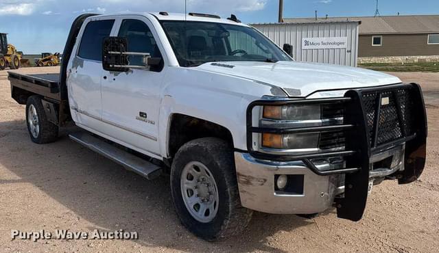 Image of Chevrolet 3500 equipment image 2