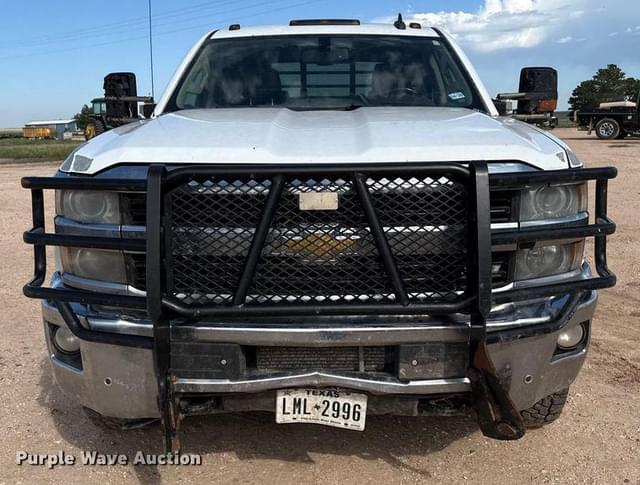 Image of Chevrolet 3500 equipment image 1