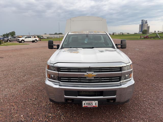 Image of Chevrolet 3500 equipment image 1