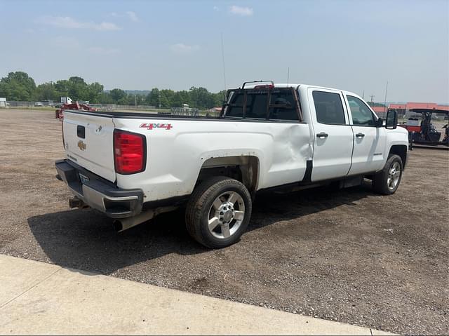 Image of Chevrolet 3500HD equipment image 2
