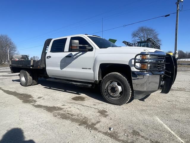 Image of Chevrolet 3500HD equipment image 2