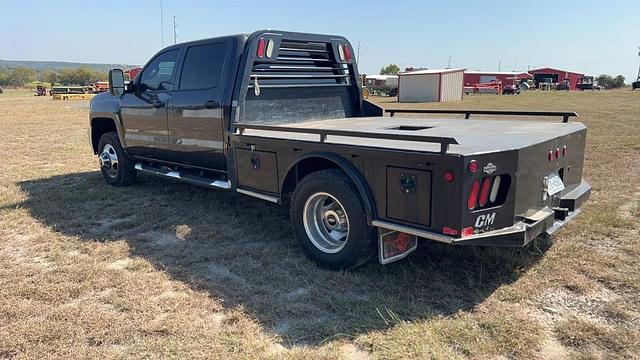 Image of Chevrolet 3500HD equipment image 2