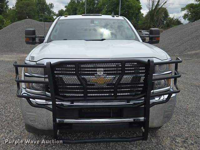 Image of Chevrolet Silverado equipment image 1