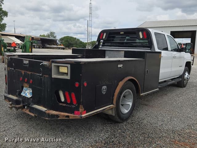 Image of Chevrolet Silverado equipment image 4