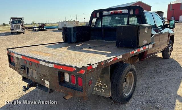 Image of Chevrolet 3500HD equipment image 4