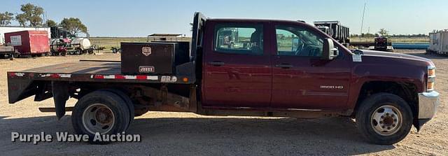 Image of Chevrolet 3500HD equipment image 3