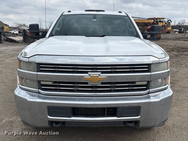 Image of Chevrolet Silverado equipment image 1