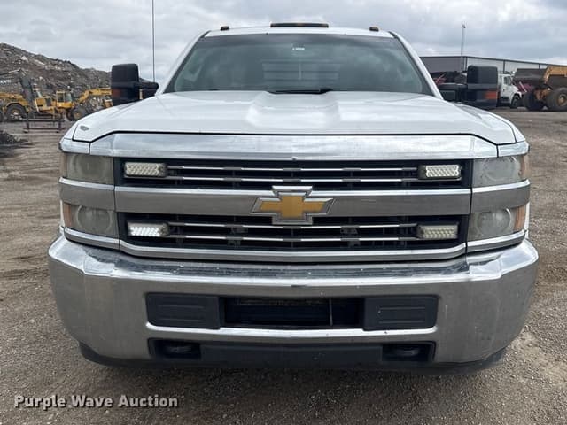 Image of Chevrolet 3500HD equipment image 2