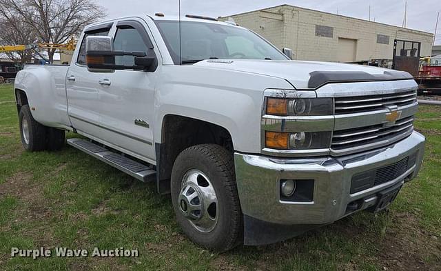 Image of Chevrolet 3500HD equipment image 2