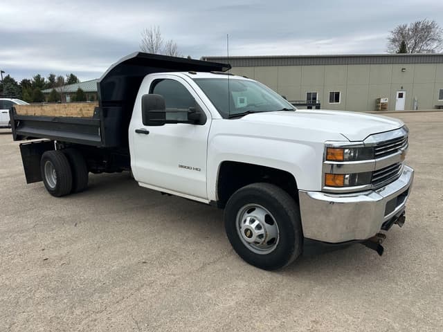 Image of Chevrolet 3500HD equipment image 4
