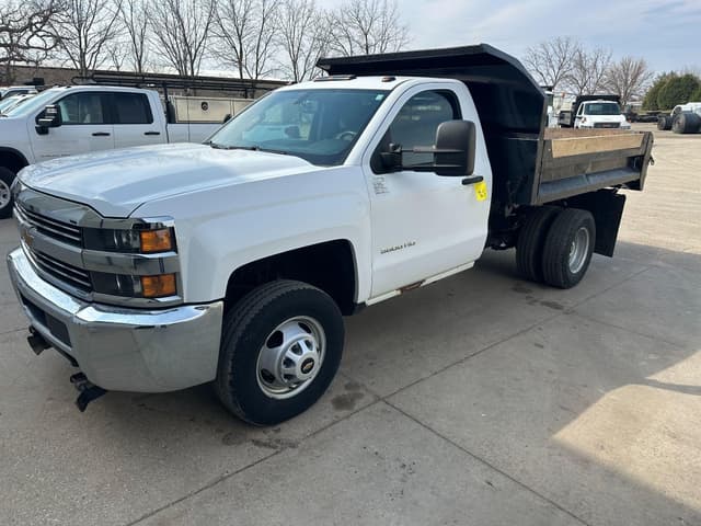 Image of Chevrolet 3500HD equipment image 3