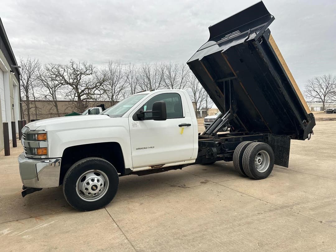 Image of Chevrolet 3500HD Primary image