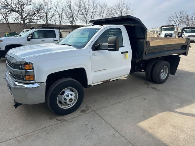 Image of Chevrolet 3500HD equipment image 2