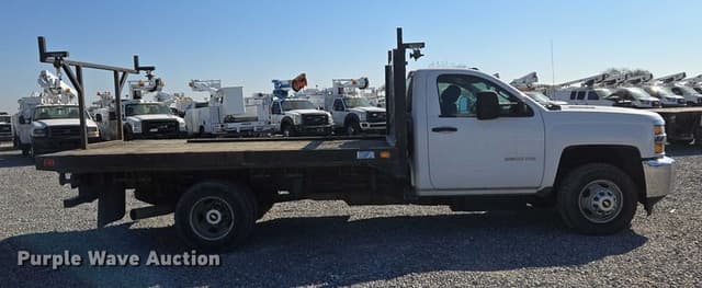 Image of Chevrolet 3500HD equipment image 3