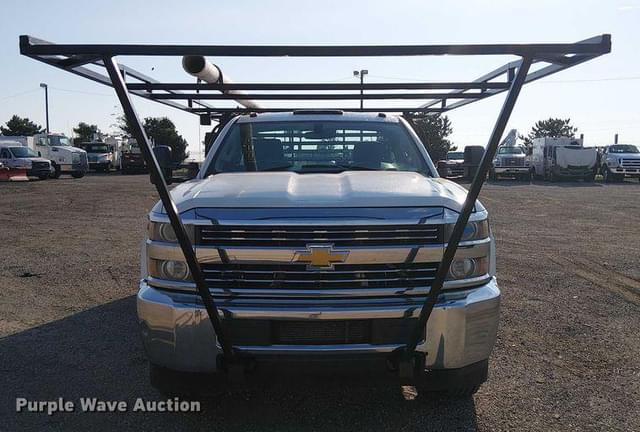 Image of Chevrolet 3500HD equipment image 1