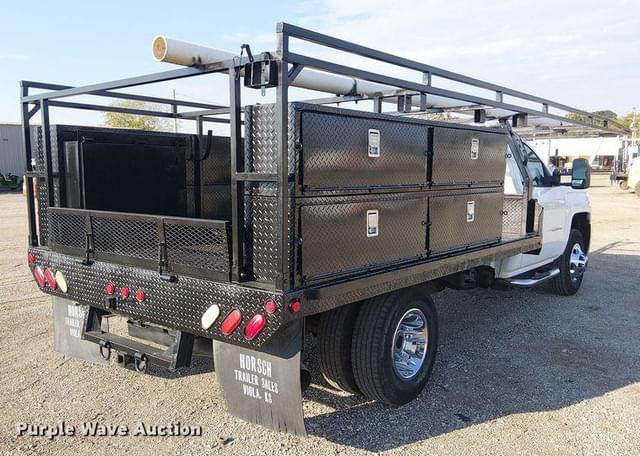 Image of Chevrolet 3500HD equipment image 4
