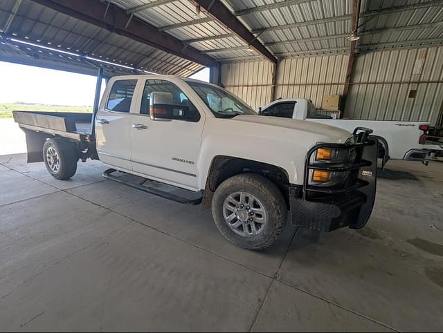 Image of Chevrolet 3500HD equipment image 3
