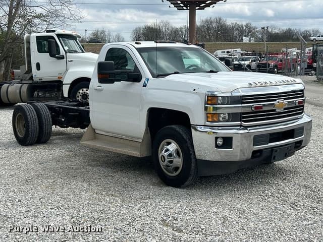Image of Chevrolet 3500HD equipment image 2