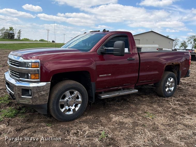 2015 Chevrolet 3500HD Equipment Image0