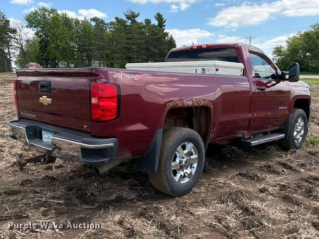 Image of Chevrolet 3500HD equipment image 4