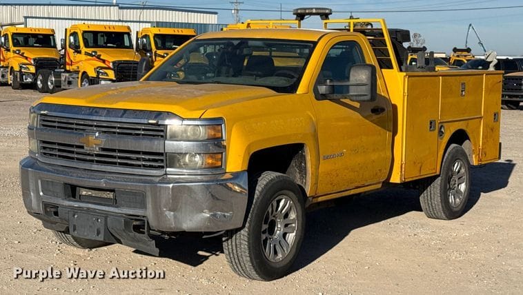 2015 Chevrolet 3500HD Equipment Image0
