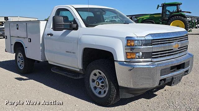 Image of Chevrolet 3500HD equipment image 2