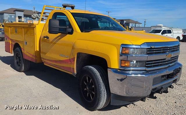 Image of Chevrolet 3500HD equipment image 2