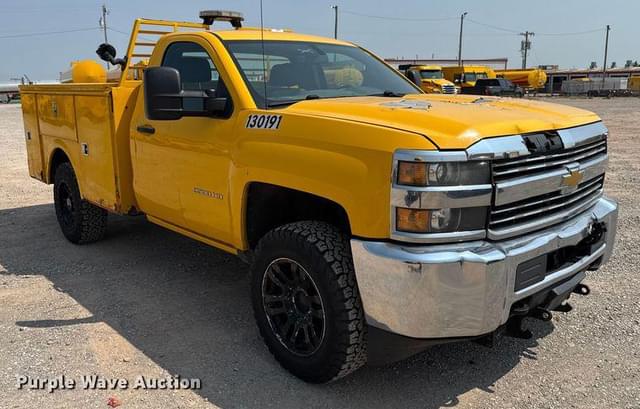Image of Chevrolet 3500HD equipment image 2