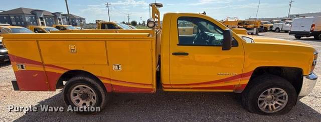 Image of Chevrolet 3500HD equipment image 3