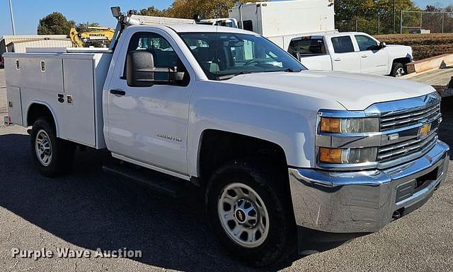 Image of Chevrolet 3500HD equipment image 2